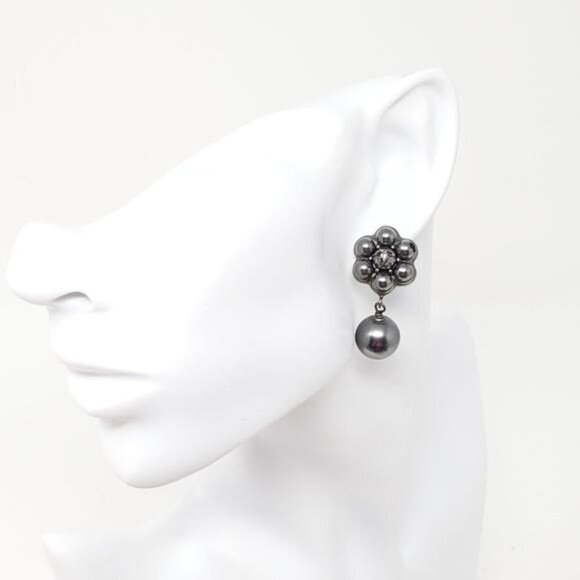 CHANEL Dark Grey CC Pearl Stud Earrings - Picture 4 of 11